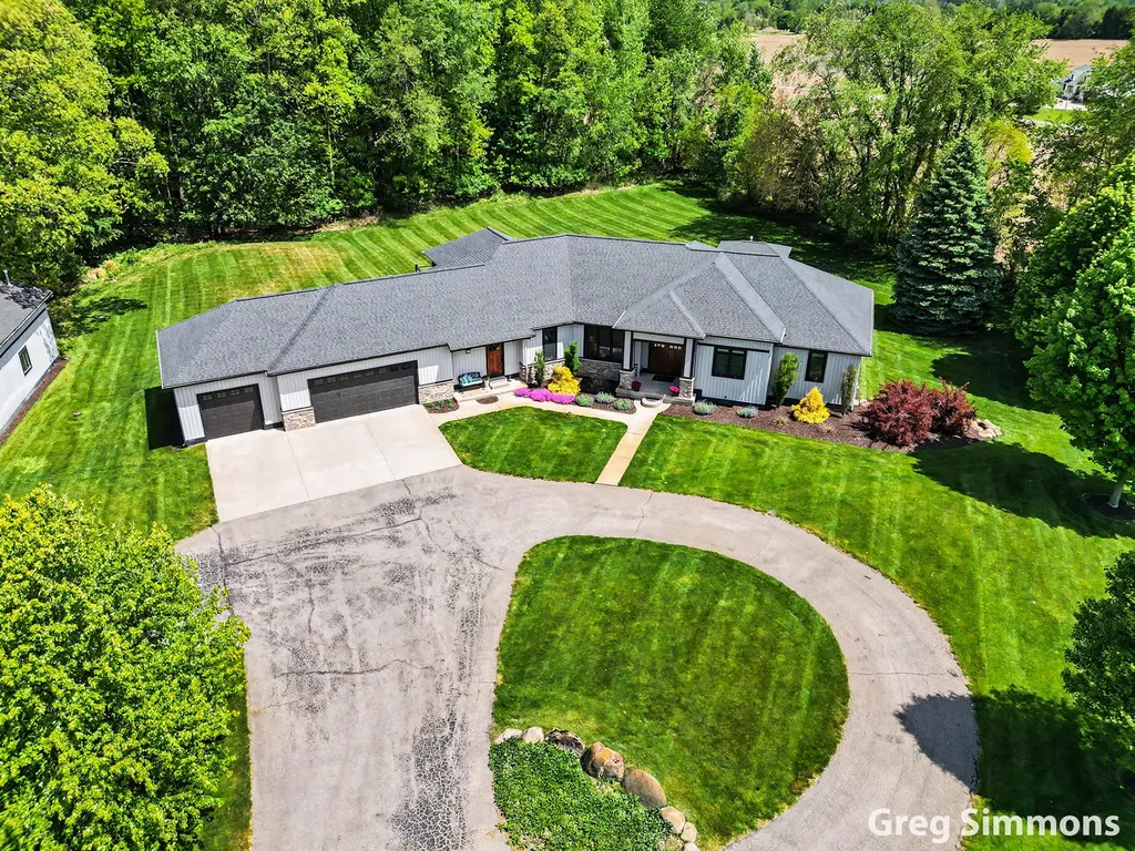 5975 Sierra Ridge Drive SE Caledonia Township MI 49316