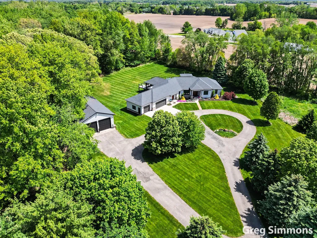 5975 Sierra Ridge Drive SE Caledonia Township MI 49316