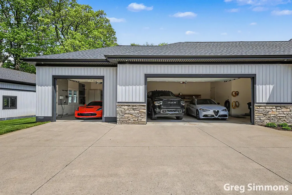 5975 Sierra Ridge Drive SE Caledonia Township MI 49316