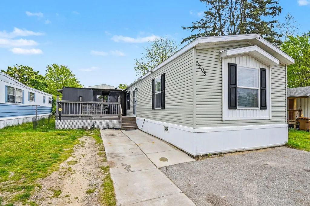 5208 Village Drive SW Wyoming City MI 49509