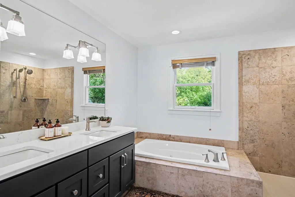 3011 Midland Drive SE Grand Rapids Charter Township MI 49506