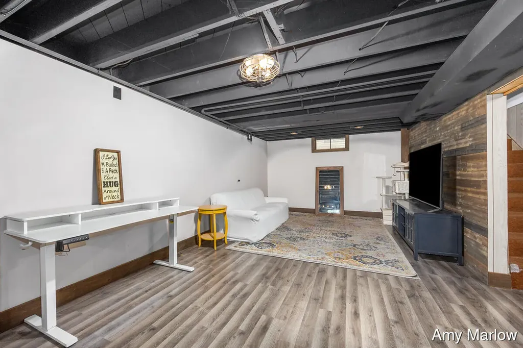 4526 Rhodes Avenue SW Wyoming City MI 49548