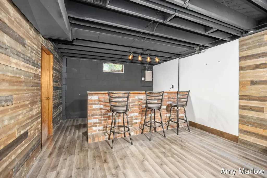4526 Rhodes Avenue SW Wyoming City MI 49548