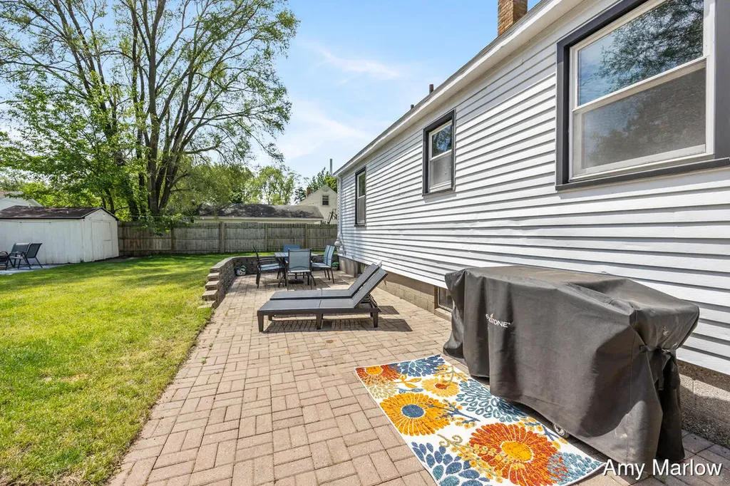 4526 Rhodes Avenue SW Wyoming City MI 49548