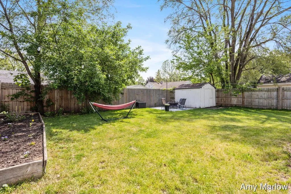 4526 Rhodes Avenue SW Wyoming City MI 49548