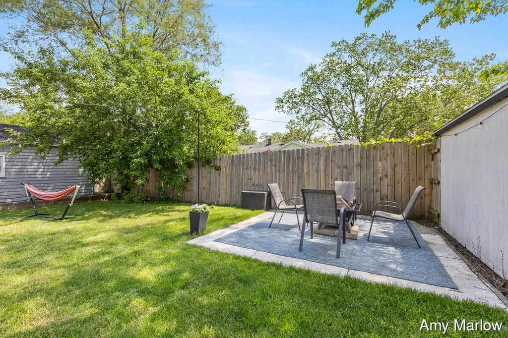 4526 Rhodes Avenue SW Wyoming City MI 49548