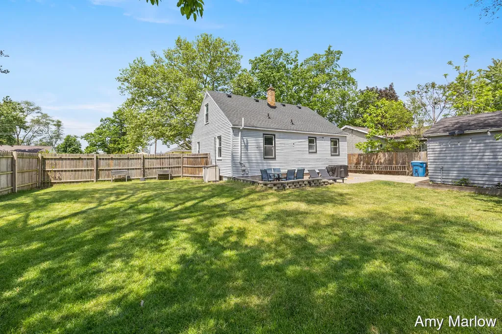 4526 Rhodes Avenue SW Wyoming City MI 49548
