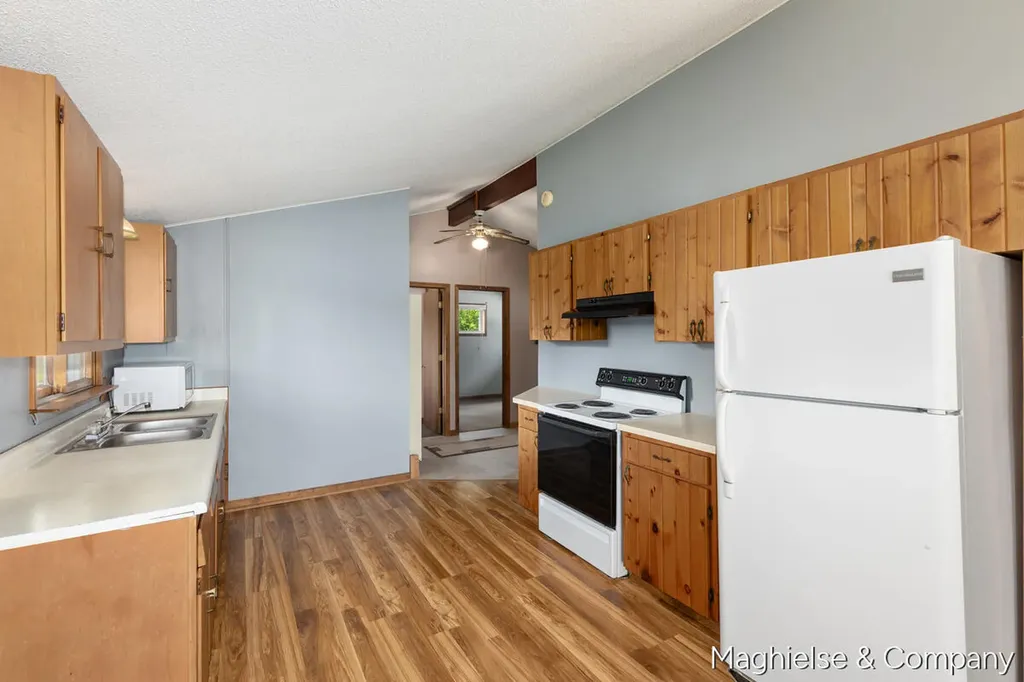 9048 Loveless Drive NE Courtland Township MI 49341