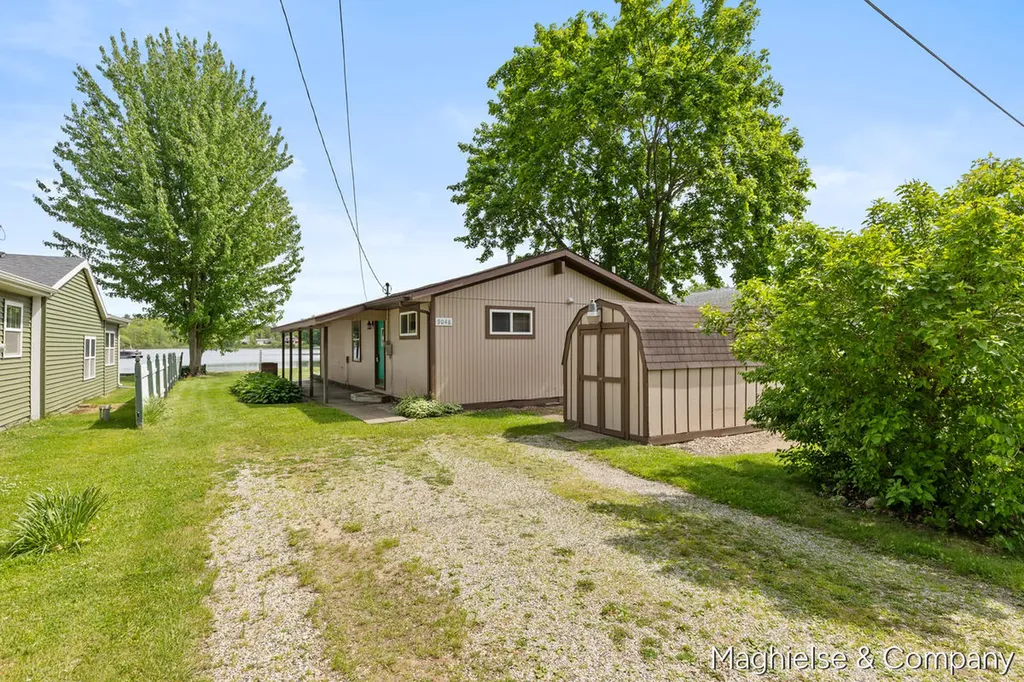 9048 Loveless Drive NE Courtland Township MI 49341