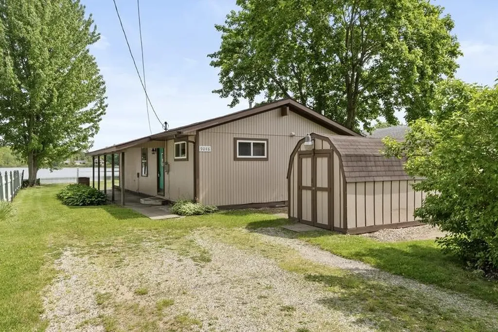 9048 Loveless Drive NE Courtland Township MI 49341
