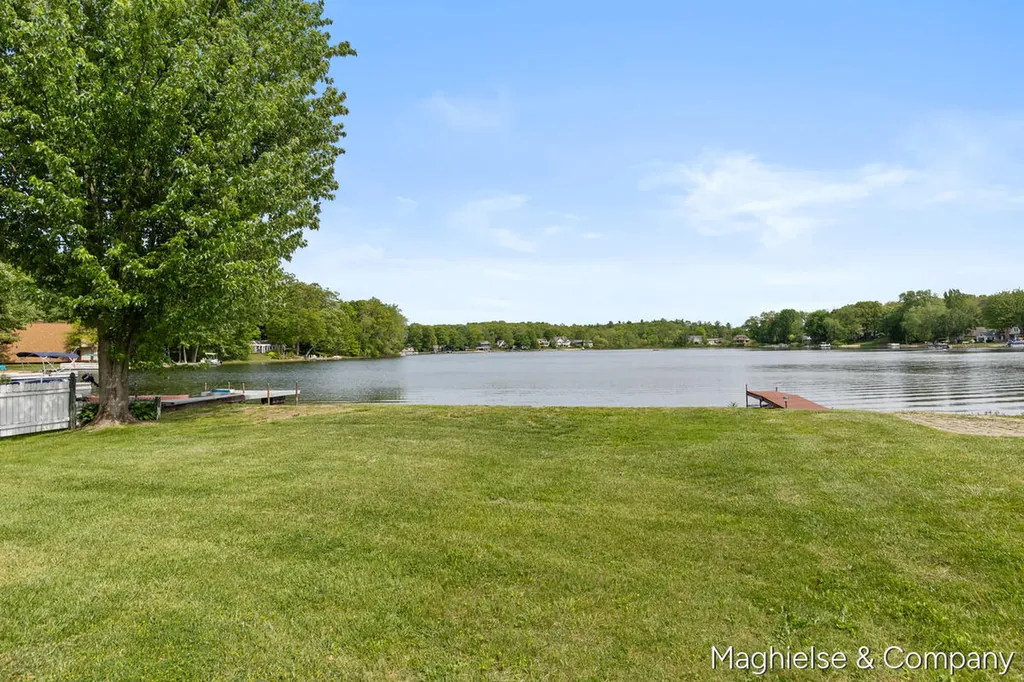 9048 Loveless Drive NE Courtland Township MI 49341