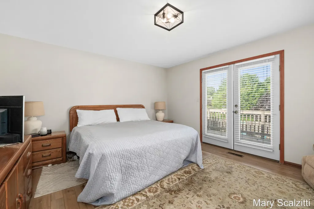 2650 Oldepointe Drive NE Grand Rapids Charter Township MI 49525