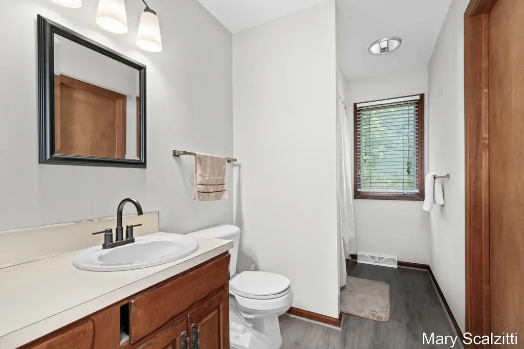 2650 Oldepointe Drive NE Grand Rapids Charter Township MI 49525