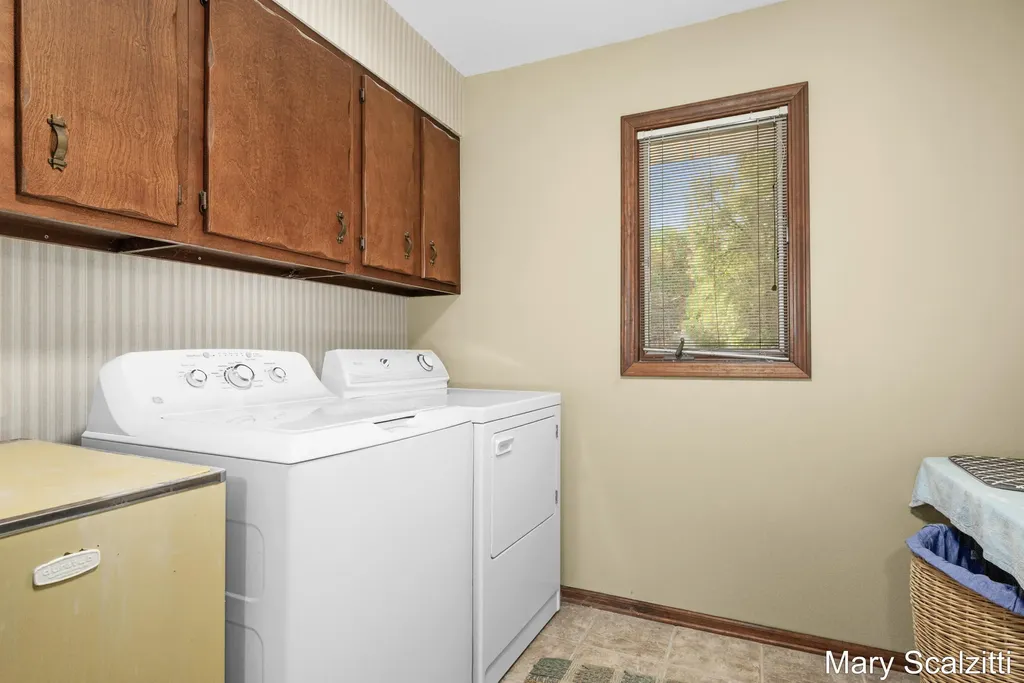 2650 Oldepointe Drive NE Grand Rapids Charter Township MI 49525