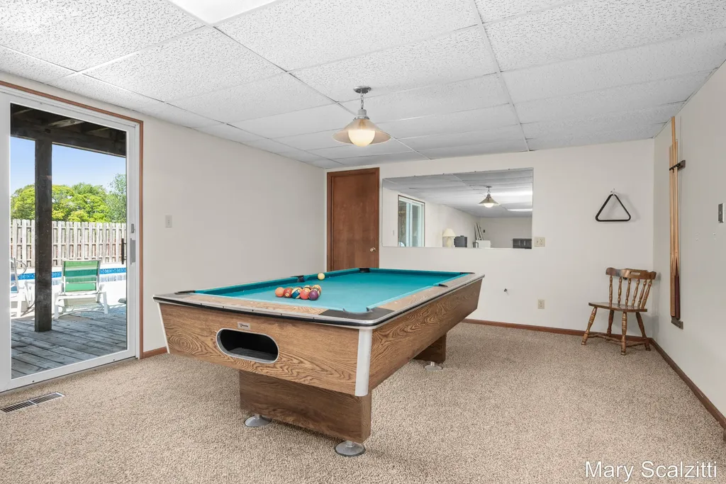 2650 Oldepointe Drive NE Grand Rapids Charter Township MI 49525