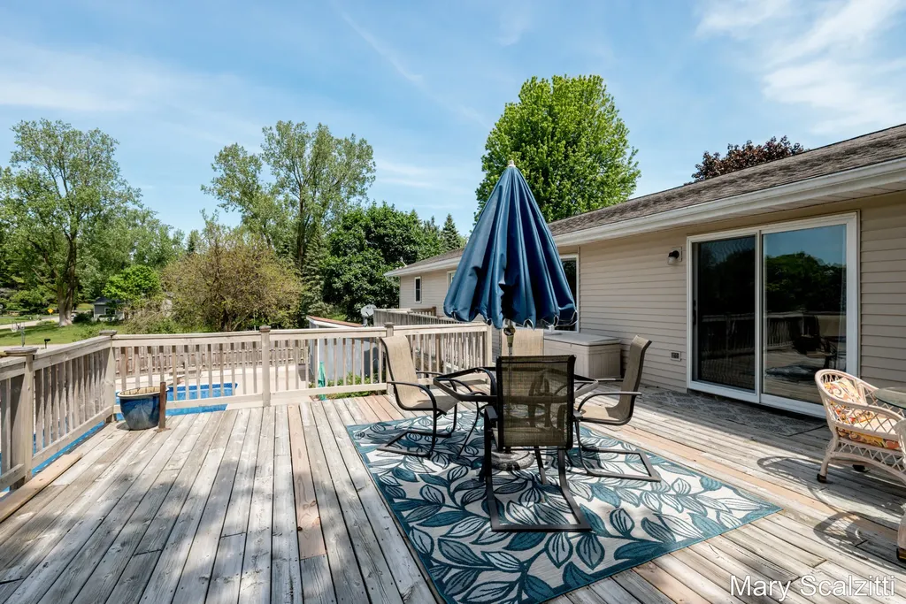 2650 Oldepointe Drive NE Grand Rapids Charter Township MI 49525