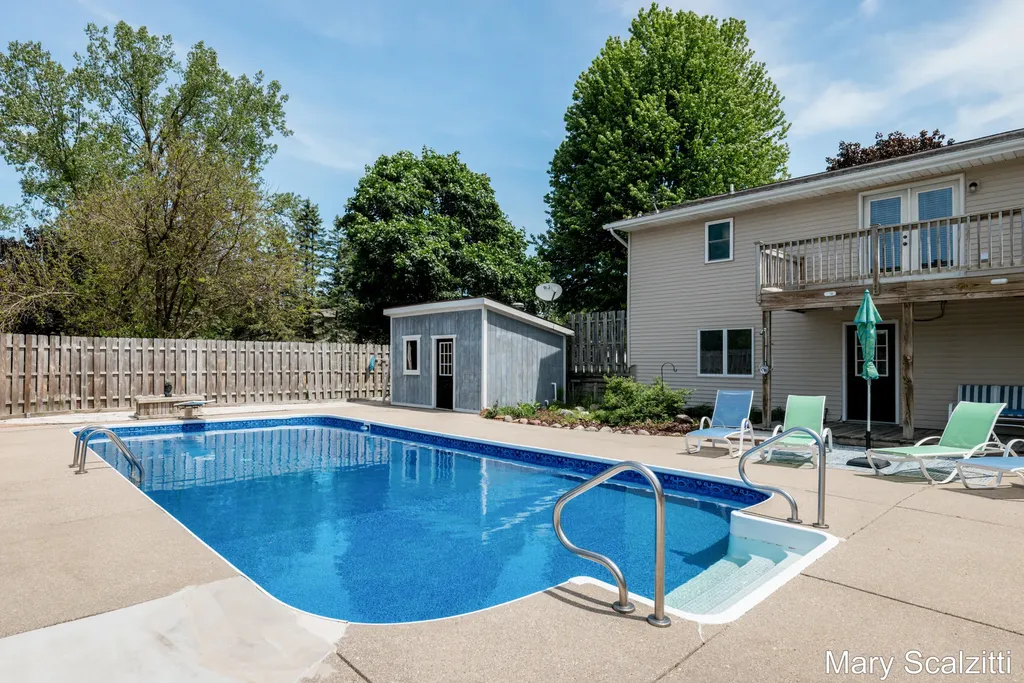 2650 Oldepointe Drive NE Grand Rapids Charter Township MI 49525