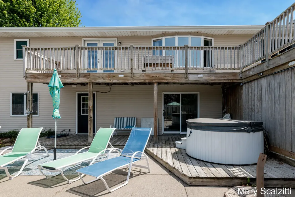 2650 Oldepointe Drive NE Grand Rapids Charter Township MI 49525