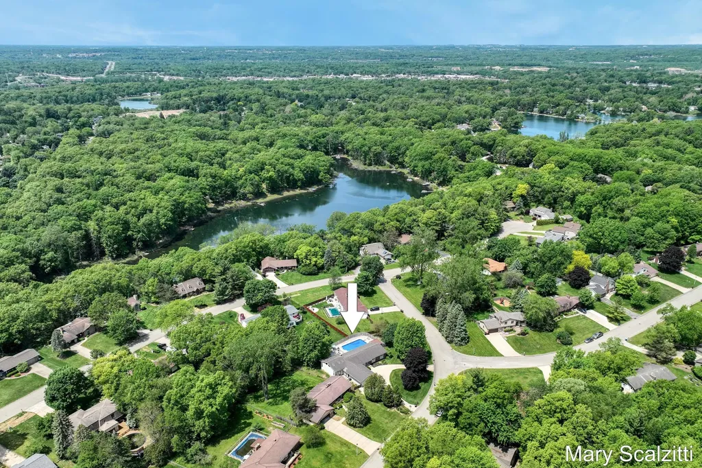 2650 Oldepointe Drive NE Grand Rapids Charter Township MI 49525