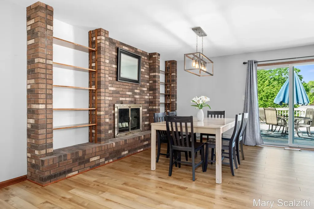 2650 Oldepointe Drive NE Grand Rapids Charter Township MI 49525