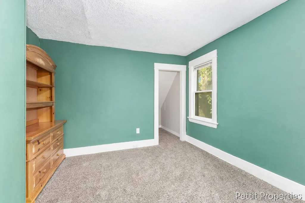 921 Temple Street SE Grand Rapids City MI 49507