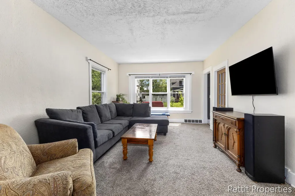 921 Temple Street SE Grand Rapids City MI 49507