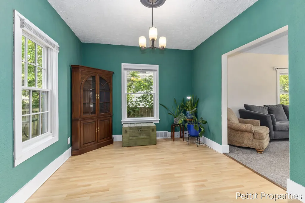 921 Temple Street SE Grand Rapids City MI 49507