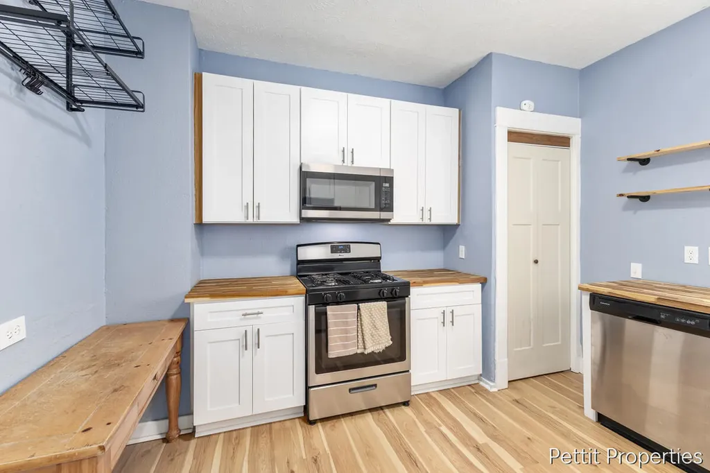 921 Temple Street SE Grand Rapids City MI 49507