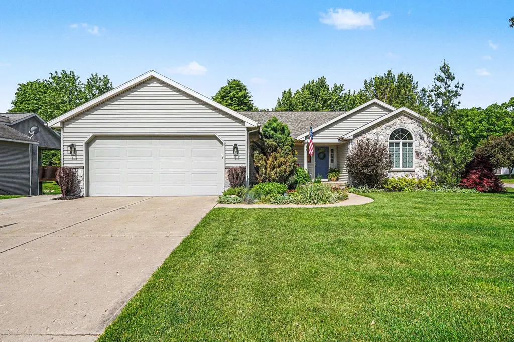 7161 Pine Oak Lane Georgetown Charter Township MI 49426