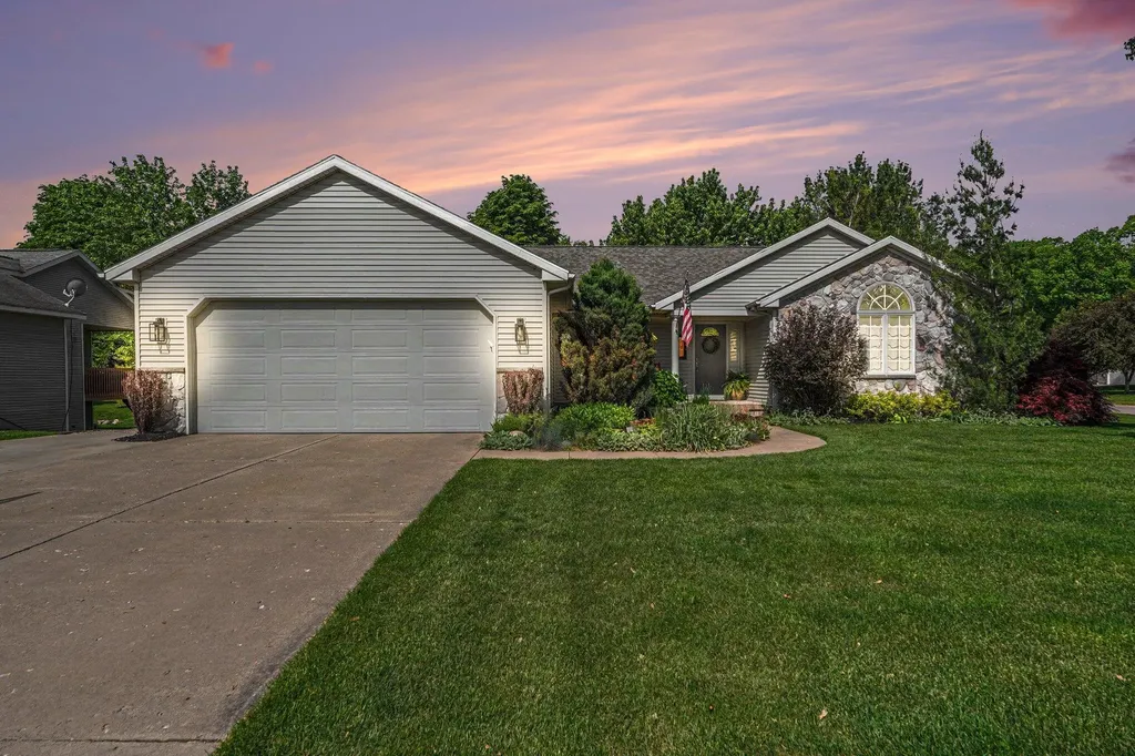7161 Pine Oak Lane Georgetown Charter Township MI 49426