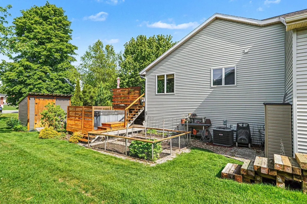 7161 Pine Oak Lane Georgetown Charter Township MI 49426