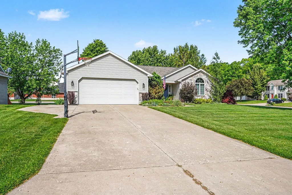 7161 Pine Oak Lane Georgetown Charter Township MI 49426