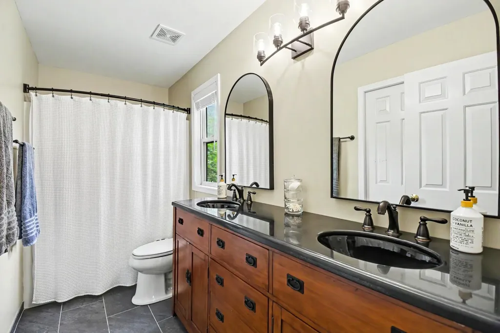 3680 W Grove Court SE Kentwood City MI 49512