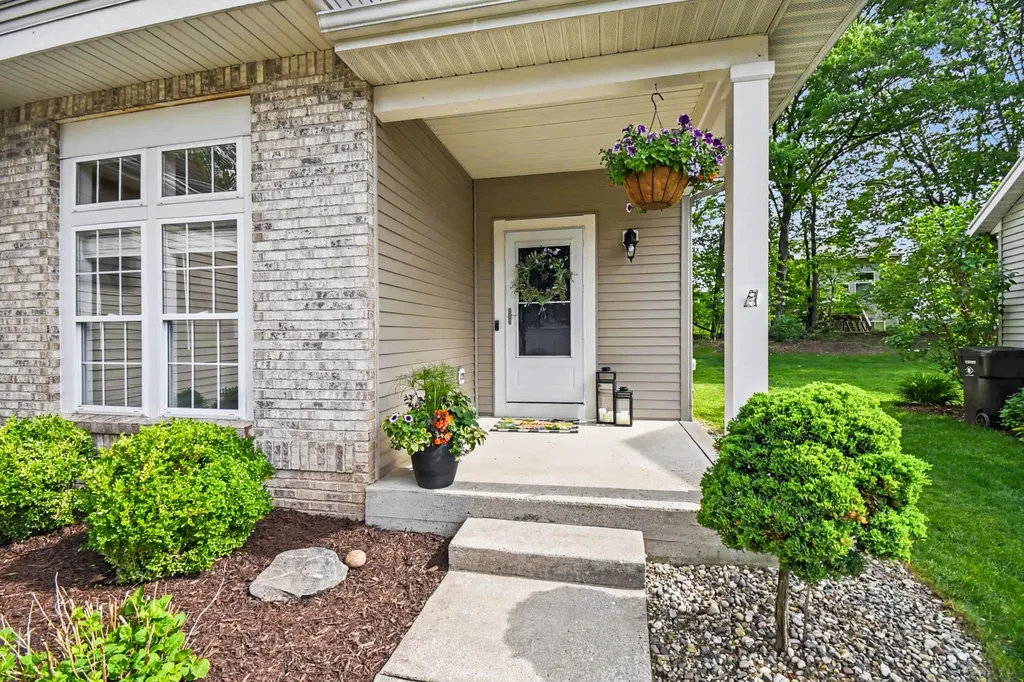 3680 W Grove Court SE Kentwood City MI 49512