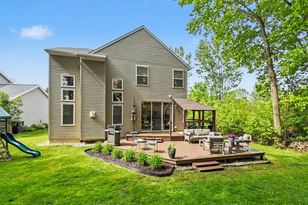3680 W Grove Court SE Kentwood City MI 49512