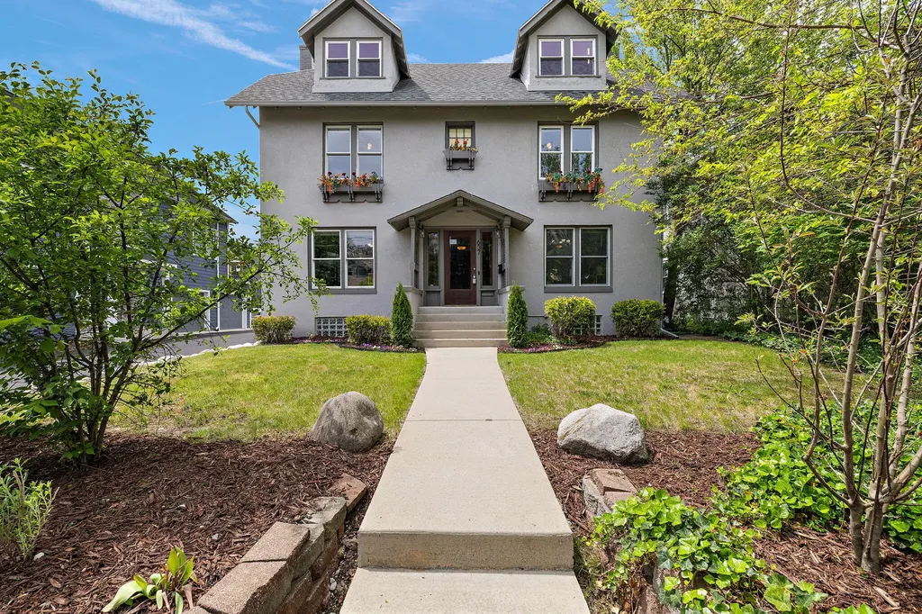 637 Fairview Avenue NE Grand Rapids City MI 49503