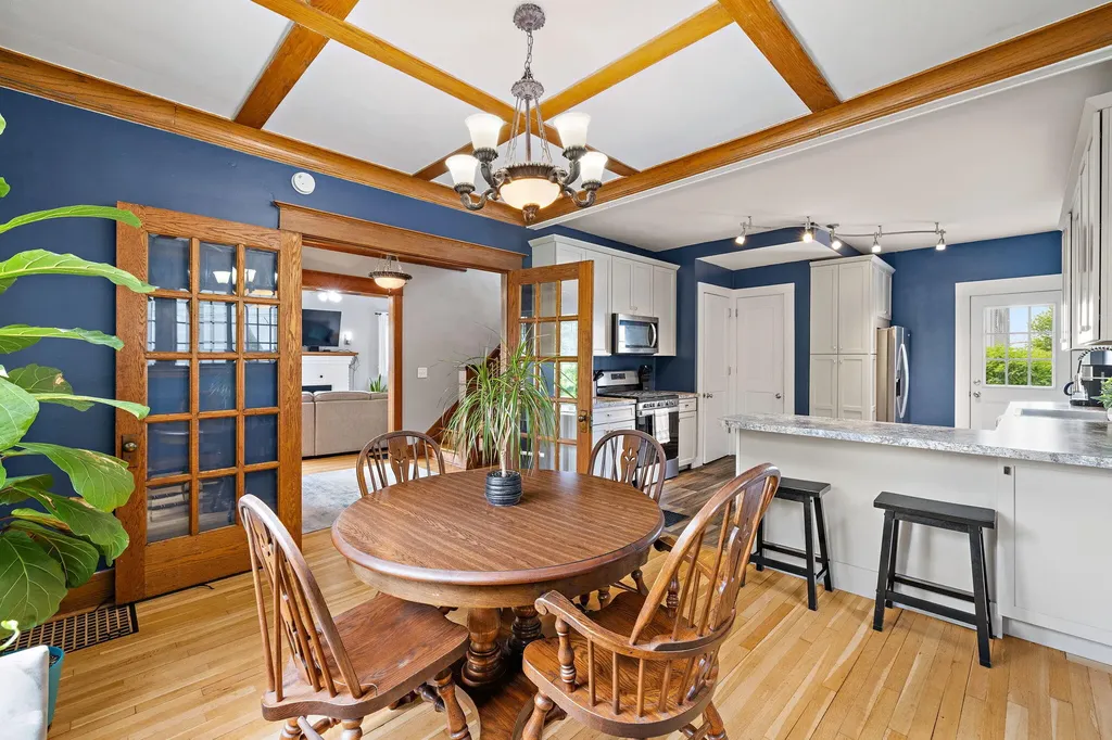 637 Fairview Avenue NE Grand Rapids City MI 49503