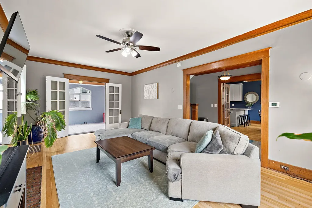 637 Fairview Avenue NE Grand Rapids City MI 49503