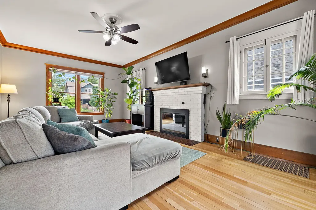 637 Fairview Avenue NE Grand Rapids City MI 49503