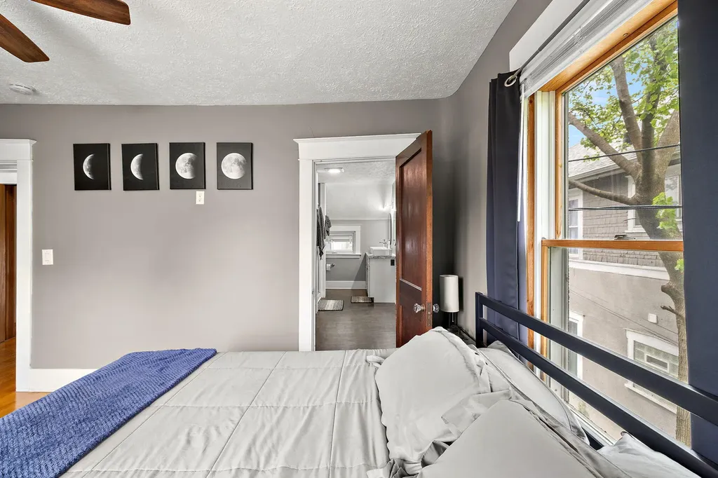 637 Fairview Avenue NE Grand Rapids City MI 49503