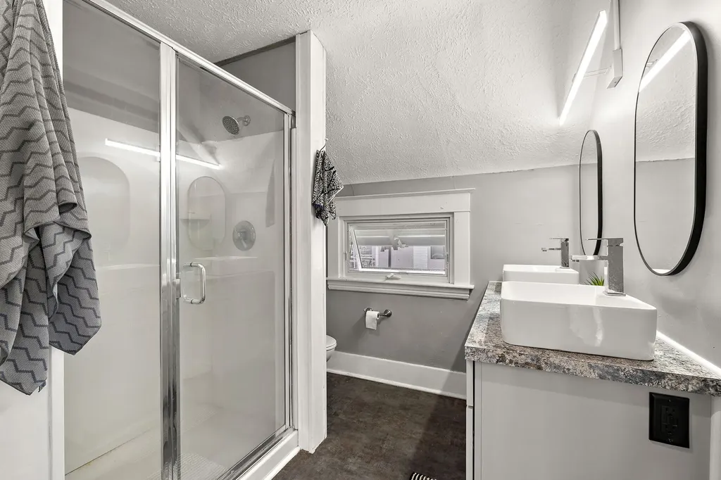 637 Fairview Avenue NE Grand Rapids City MI 49503