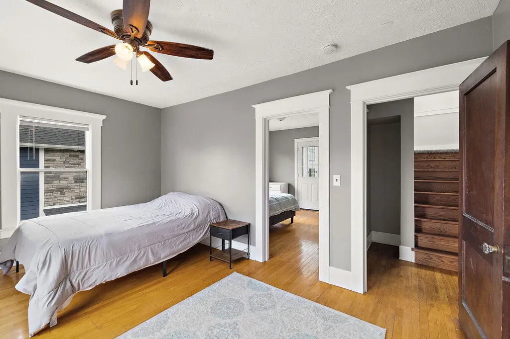 637 Fairview Avenue NE Grand Rapids City MI 49503