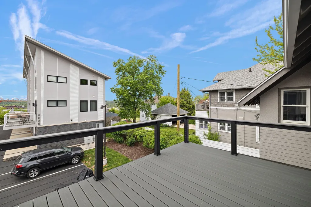 637 Fairview Avenue NE Grand Rapids City MI 49503