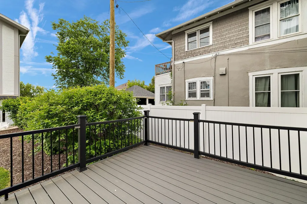 637 Fairview Avenue NE Grand Rapids City MI 49503