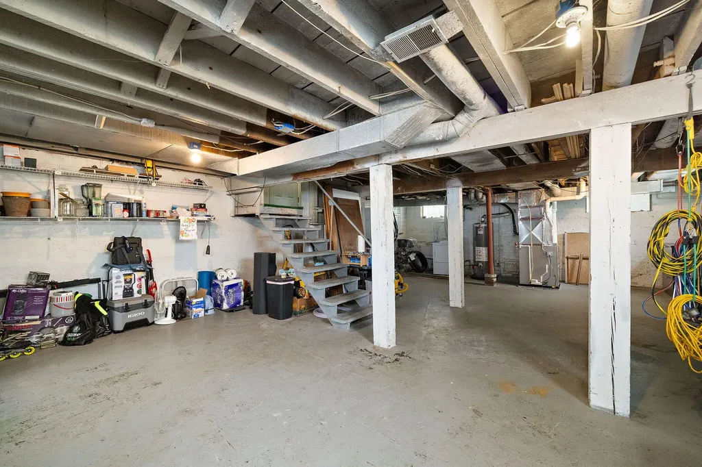 637 Fairview Avenue NE Grand Rapids City MI 49503
