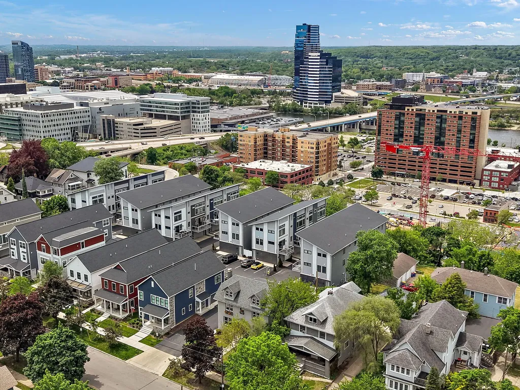 637 Fairview Avenue NE Grand Rapids City MI 49503