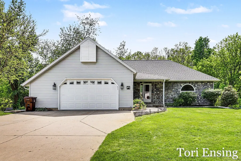 10874 Wildwood Drive Eureka Township MI 48838