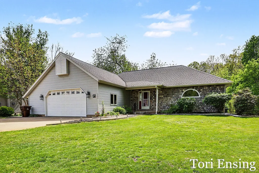 10874 Wildwood Drive Eureka Township MI 48838