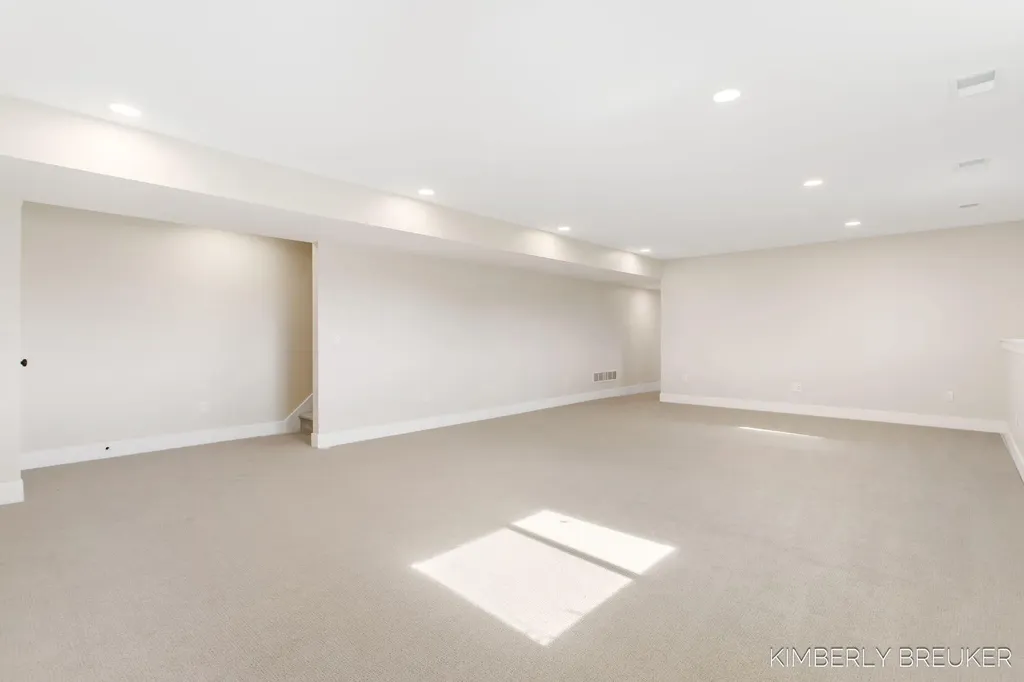 11760 Everett Avenue Allendale Charter Township MI 49401
