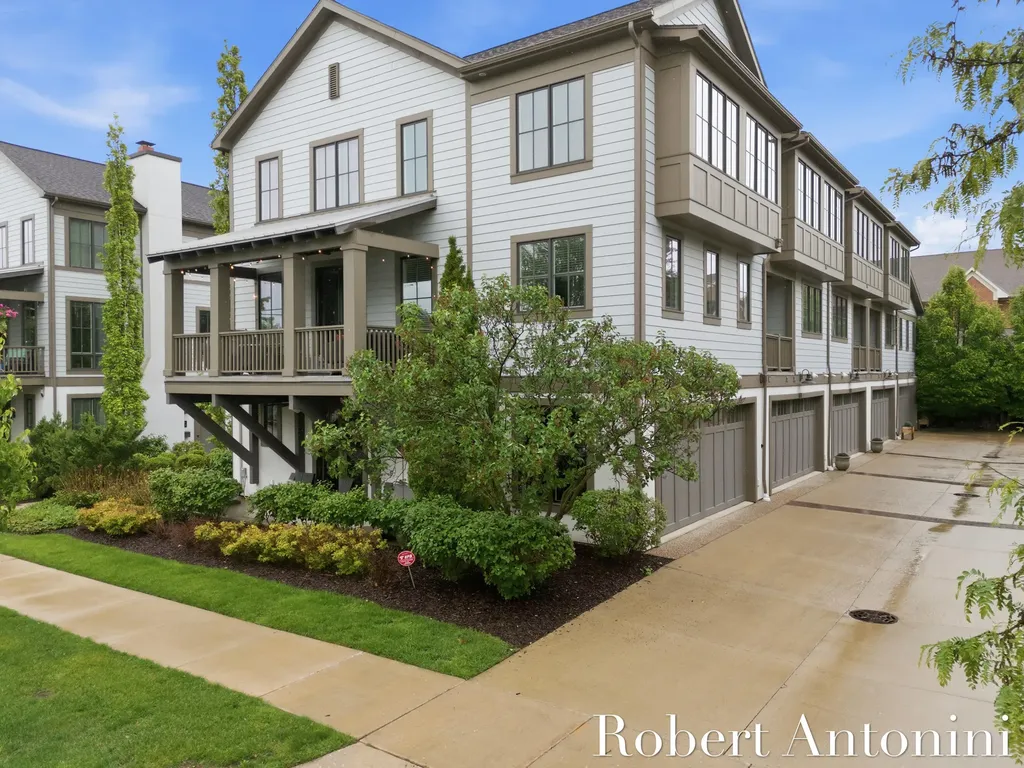 706 Croswell Avenue SE East Grand Rapids City MI 49506